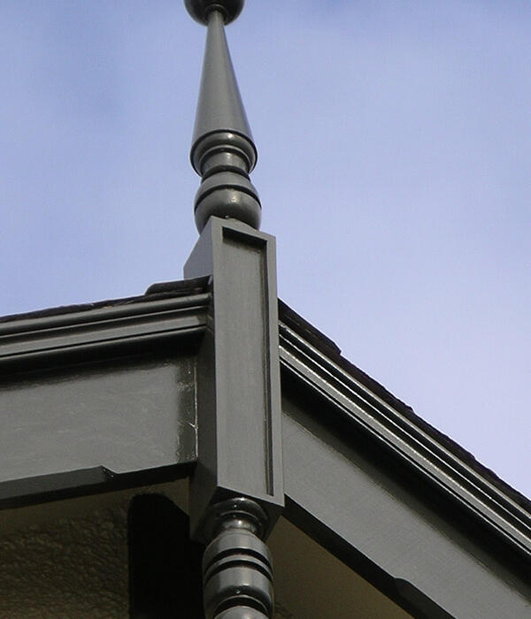 Gable finial